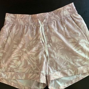 Lululemon Spring Break Away short